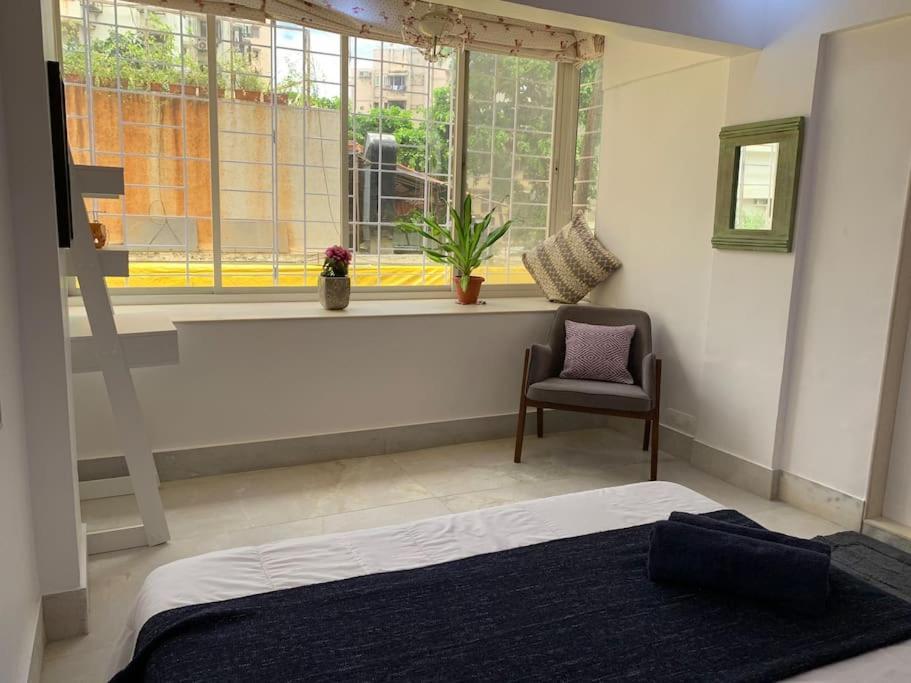 Mon Desire 1, Perry Cross Rd, Bandra West By Connekt Homes