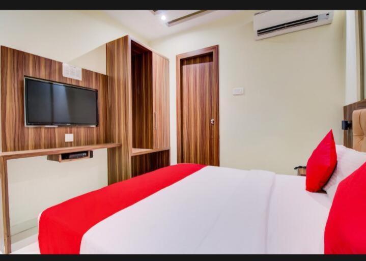 Emerald Near T2 International Airport Mumbai