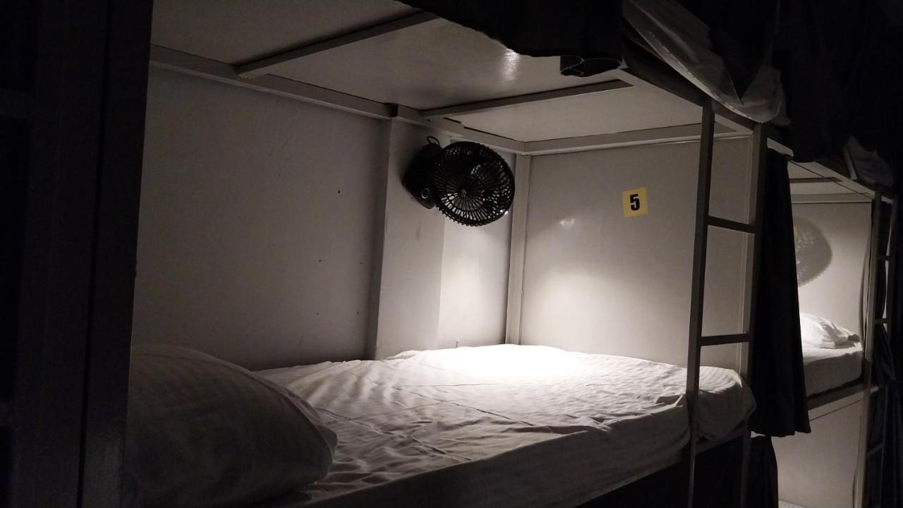 Capsule hotel Saffron Homestay Mumbai
