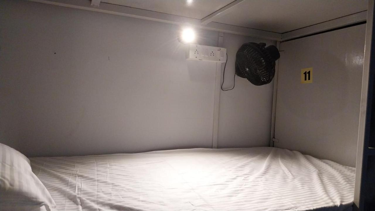 Saffron Homestay Capsule hotel *