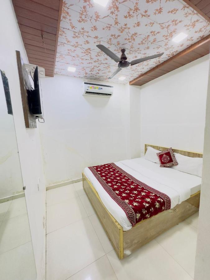 Lotus Residency Hotel *