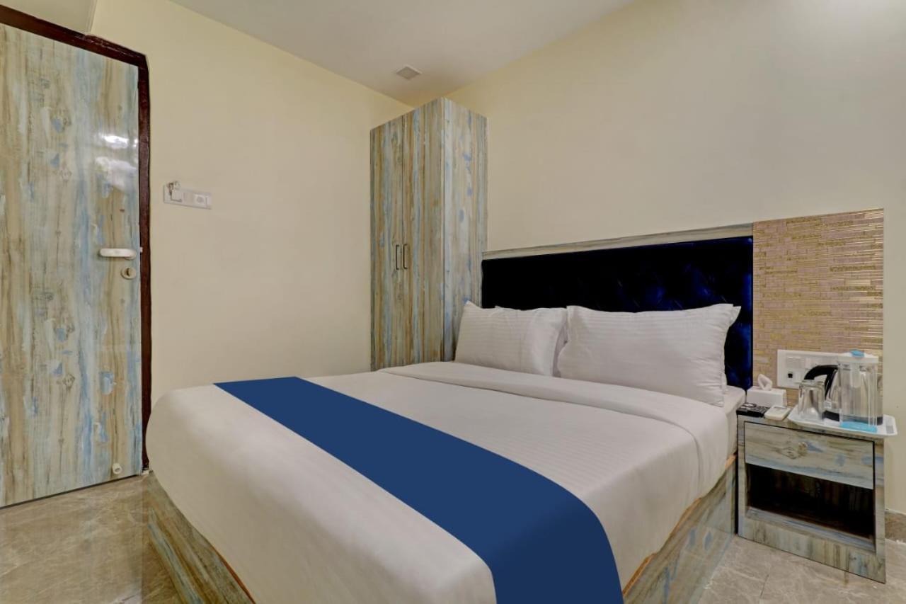 Hotel Sumit Palace