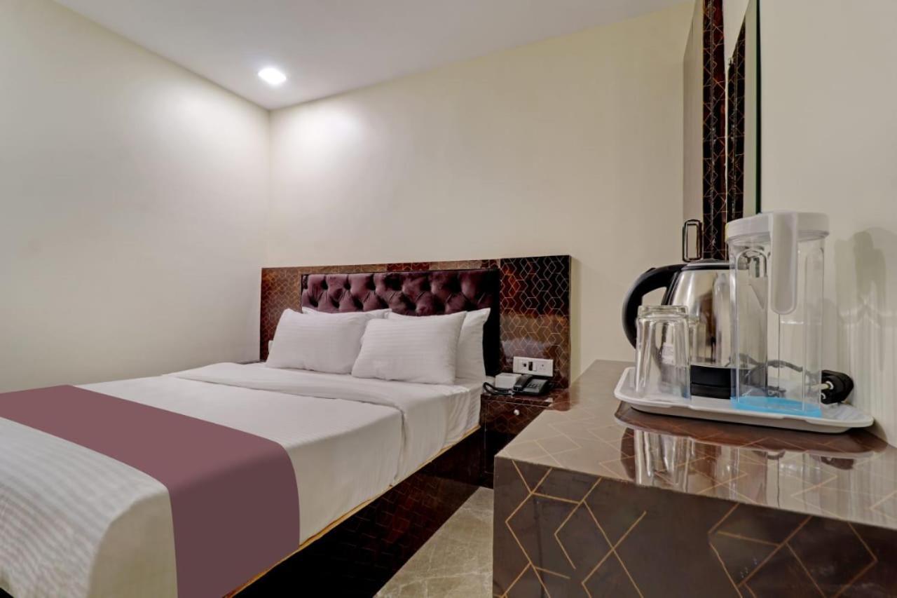 Sumit Palace 3*