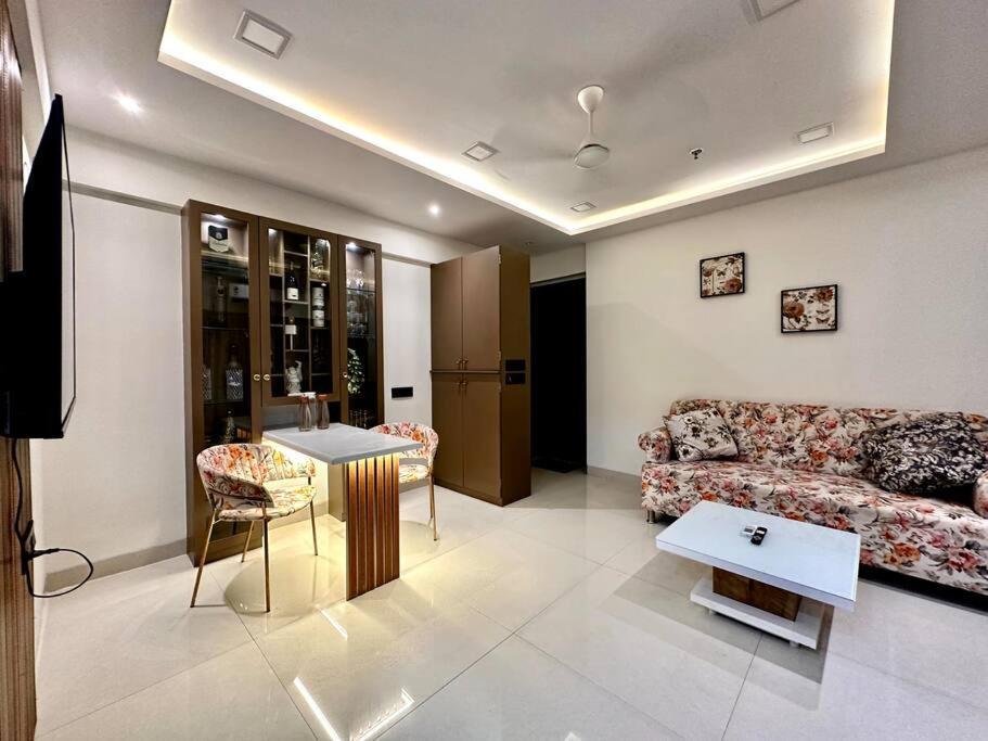 Mi Casa Su Casa: 2bhk Apartment Mumbai