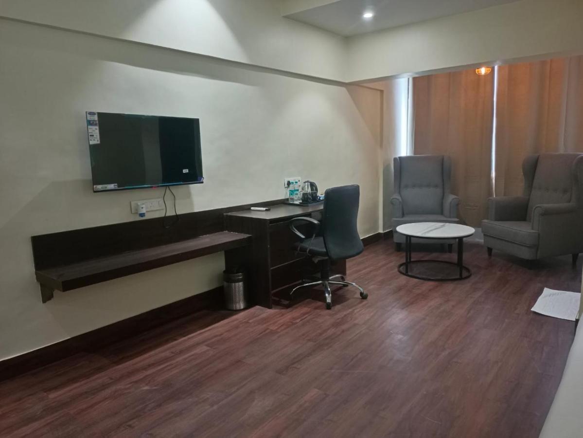 Country & Suites By Umrb - International Airport