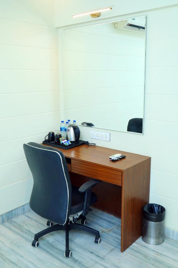 Hotel Country & Suites By Umrb - International Airport Bombaim