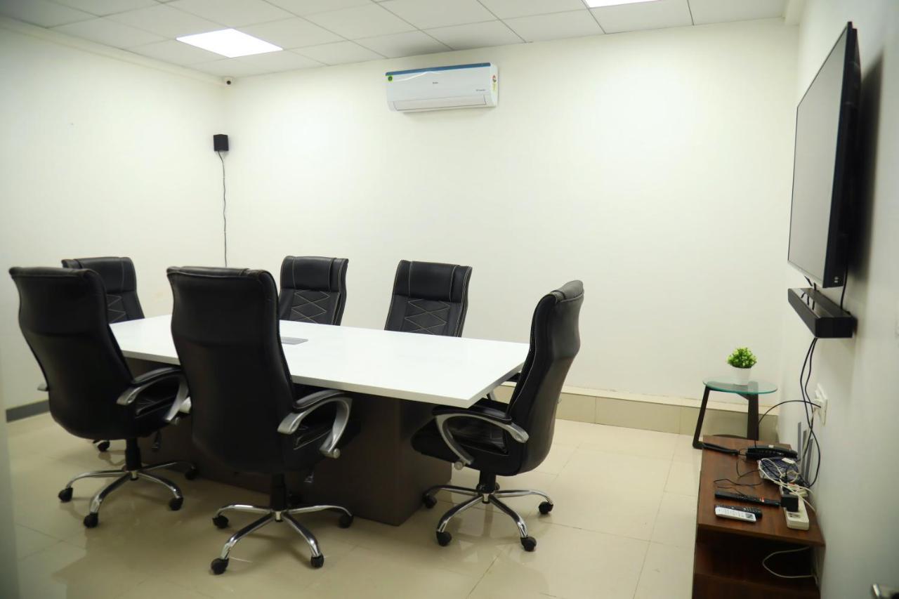 Country & Suites By Umrb - International Airport Bombaim
