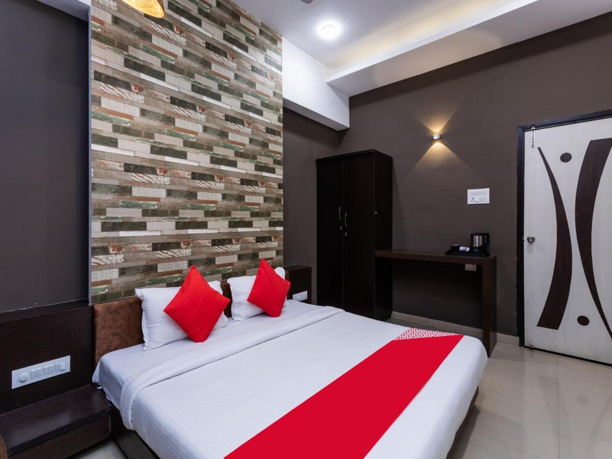 Oyo Flagship 80644 Noble Palace 3*