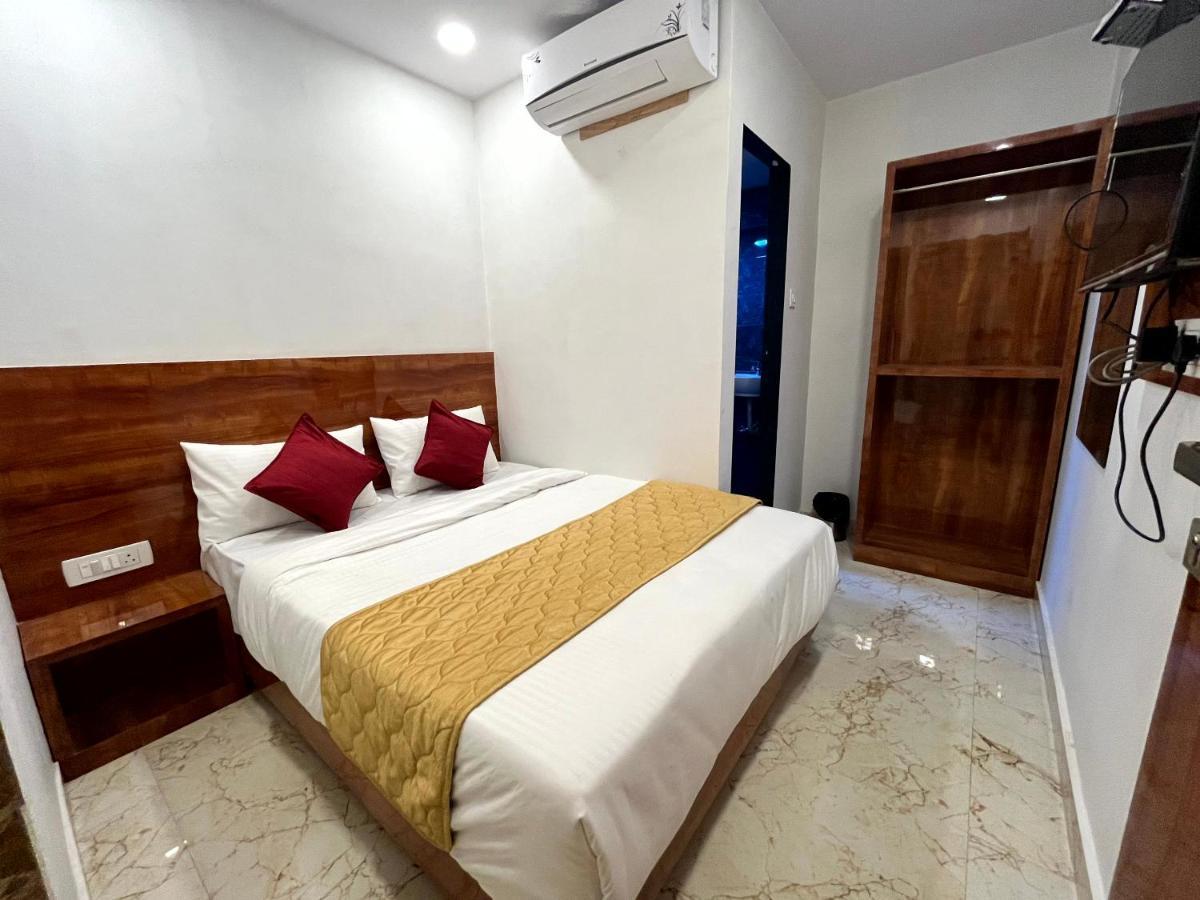 Delmond Prime- Near Nesco Hotel