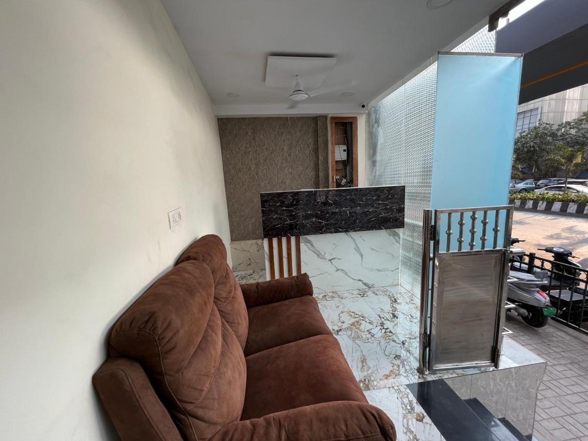 Delmond Prime- Near Nesco Hotel