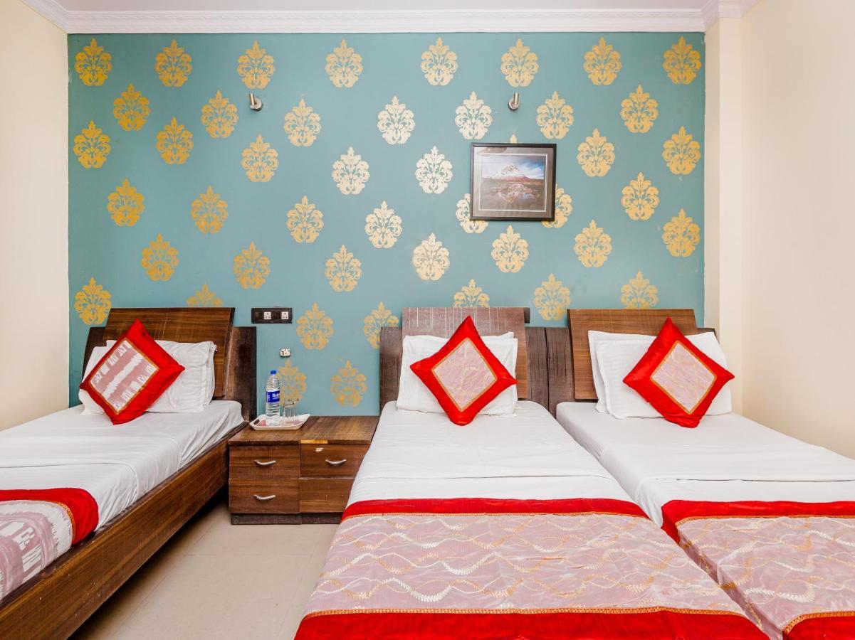 Hotel Felix Residency - Near Airport Road 3*