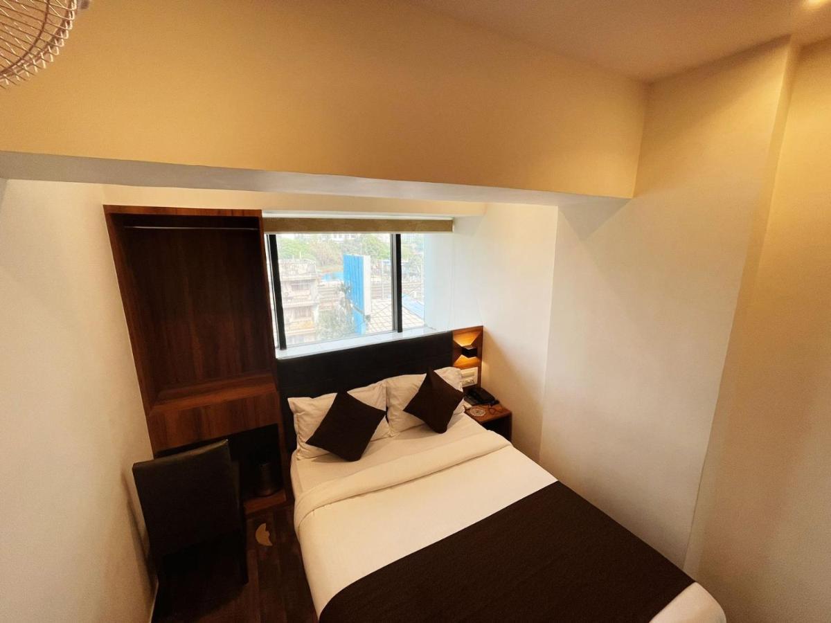 Hilton Hotel 2*