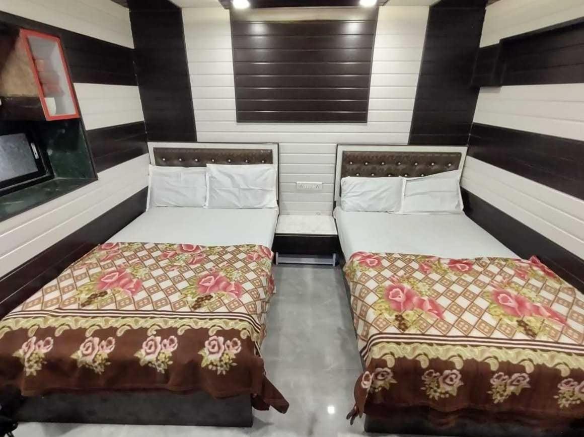 Oyo Flagship 80644 Noble Palace Hotel 3*