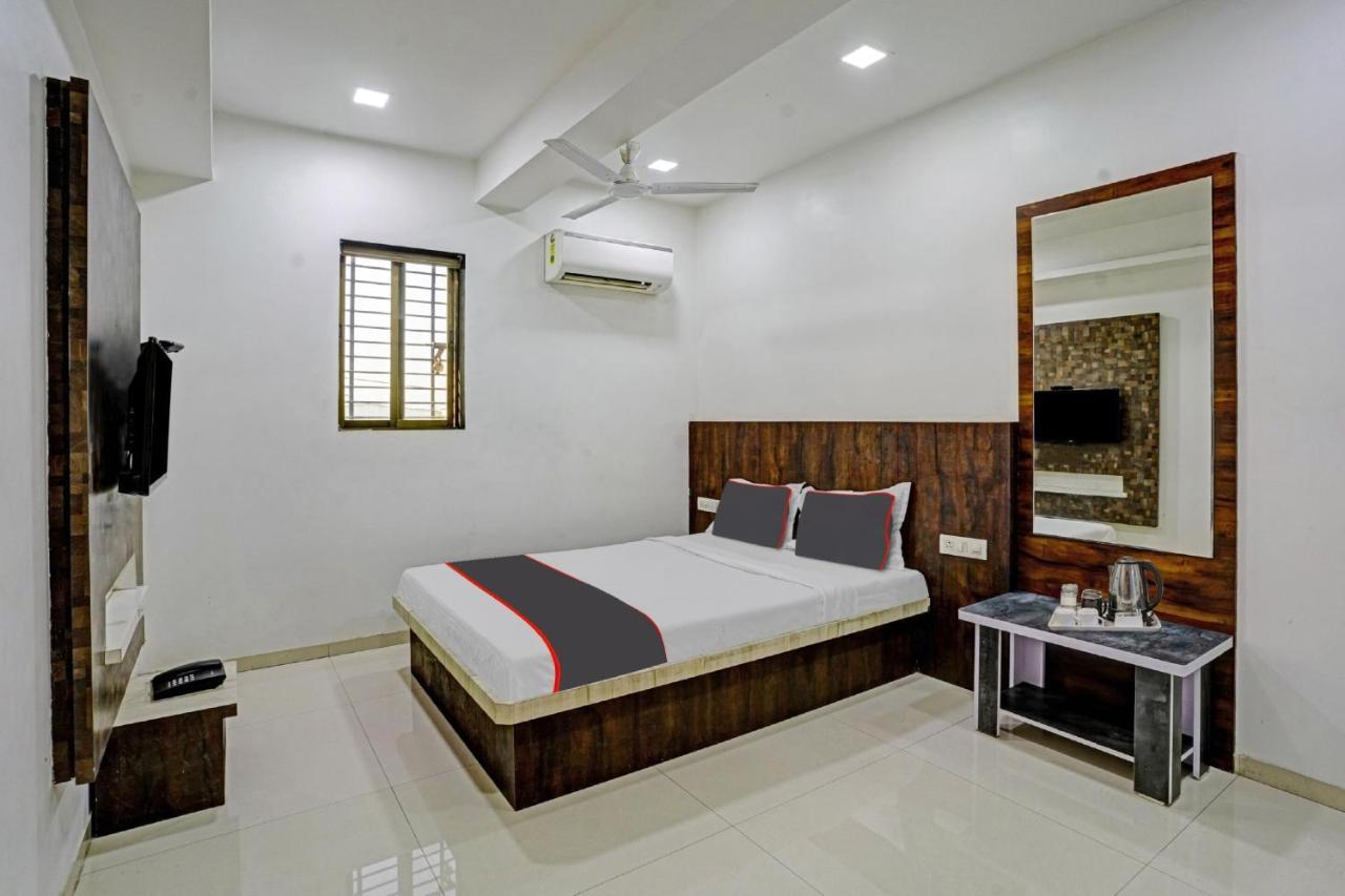 Collection O 81152 Krishna Hotel