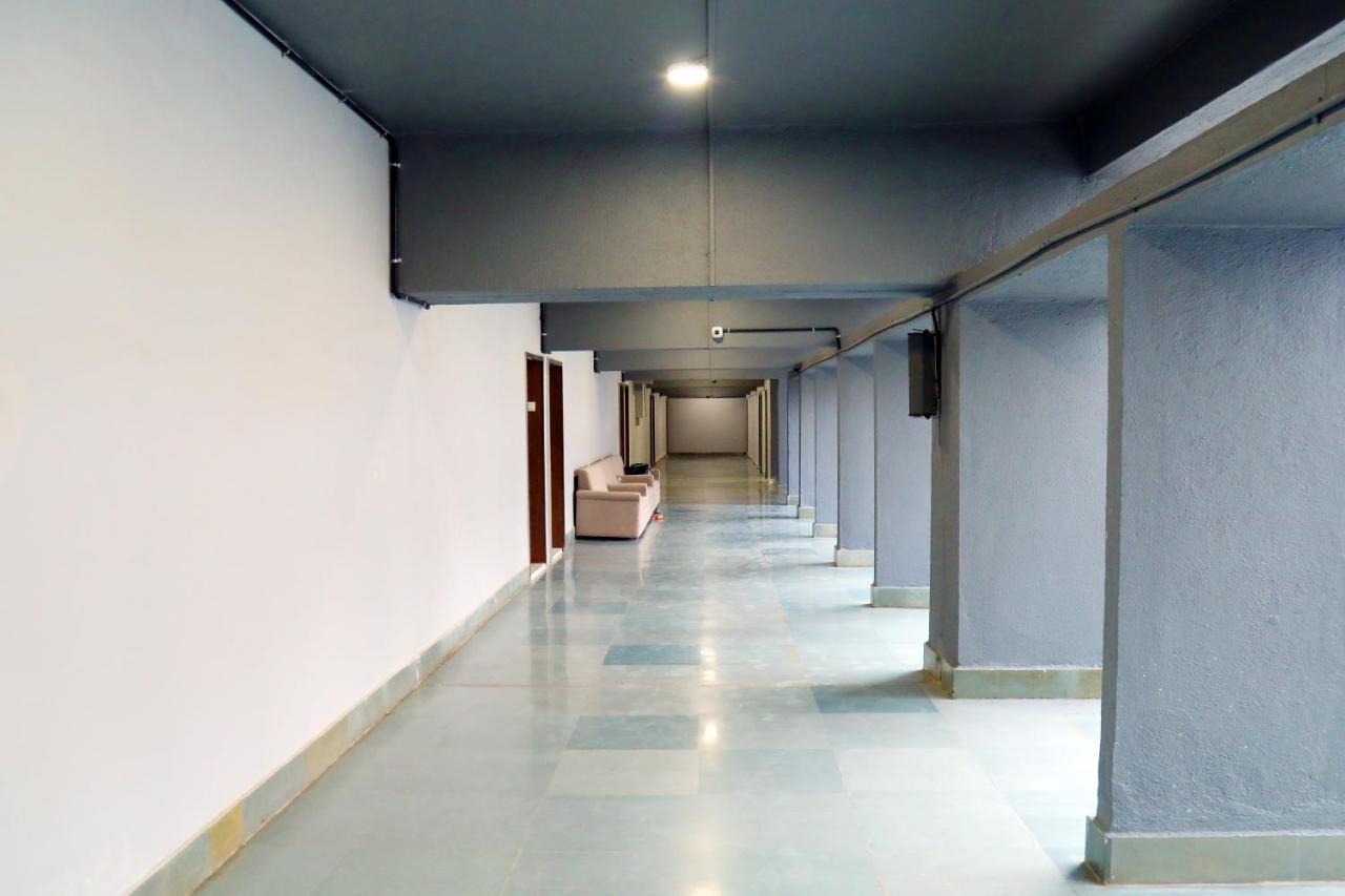 Country & By Turtle - Airport Hotel Mumbai