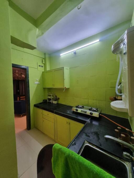 Apartment Tranquil - 1bhk - Walk Away From Carter Road *