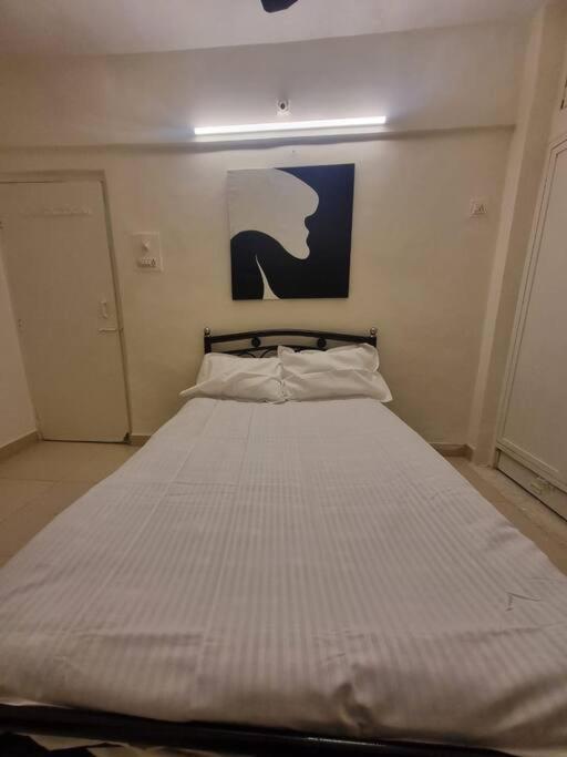 Apartment Tranquil - 1bhk - Walk Away From Carter Road