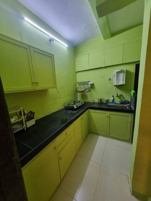 Apartment Tranquil - 1bhk - Walk Away From Carter Road