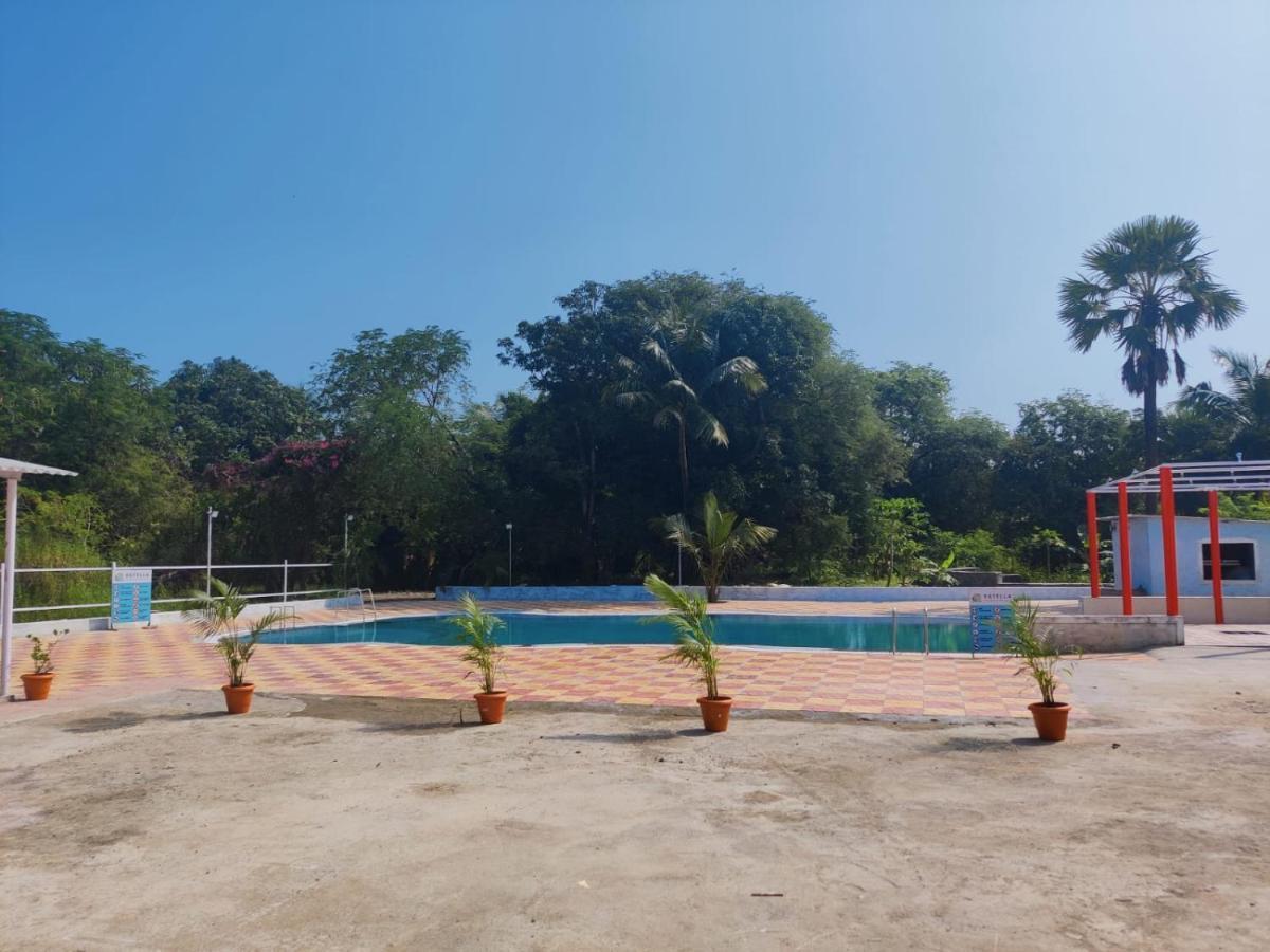 Estella Farms And * Mumbai