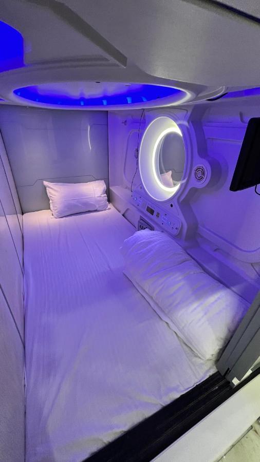 Capsule hotel Astropods Mumbai