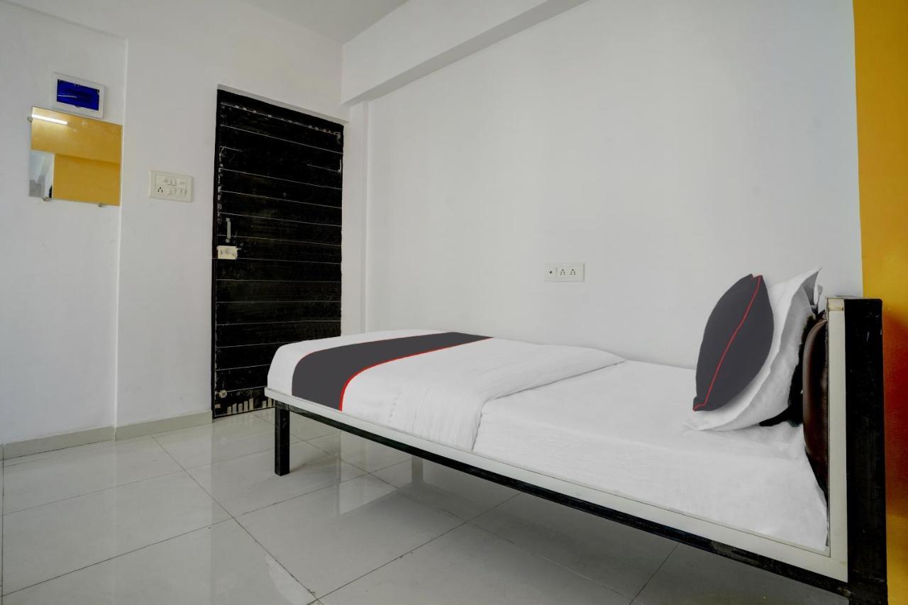 Collection O Auckland House Hotel Mumbai