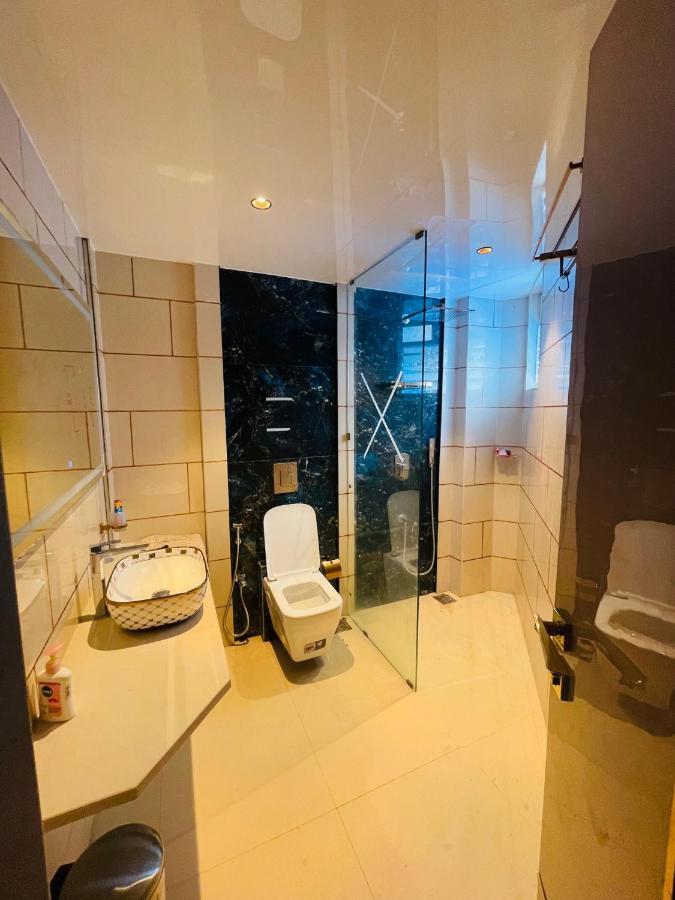 Home2 Renaissance Club