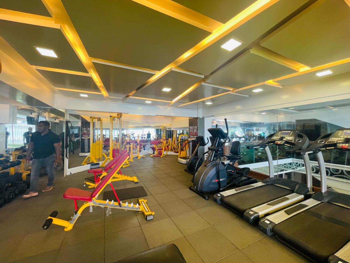 Home2 Renaissance Club Hotel Mumbai