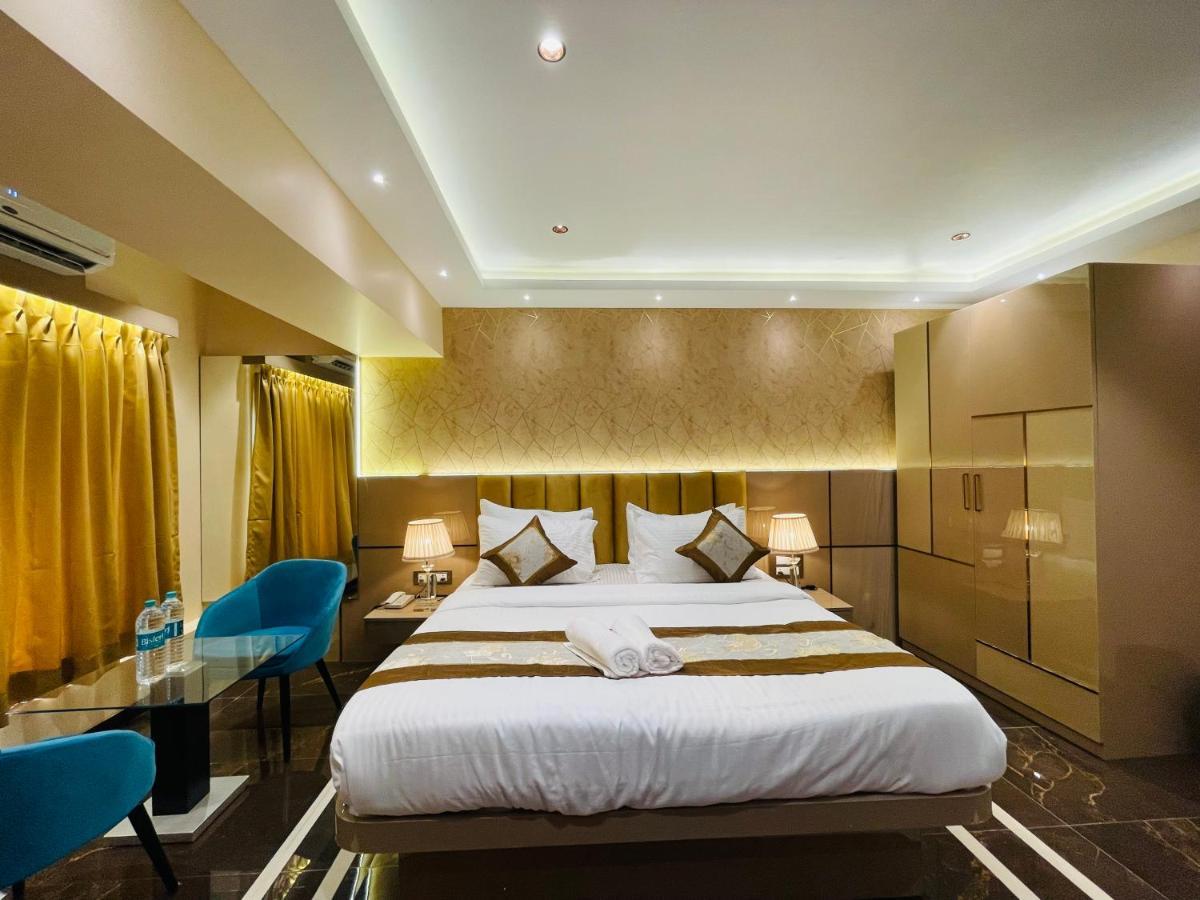 Home2 Renaissance Club Mumbai