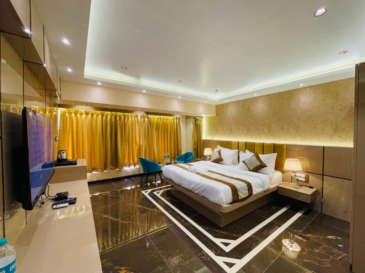 Home2 Renaissance Club Hotel 4*