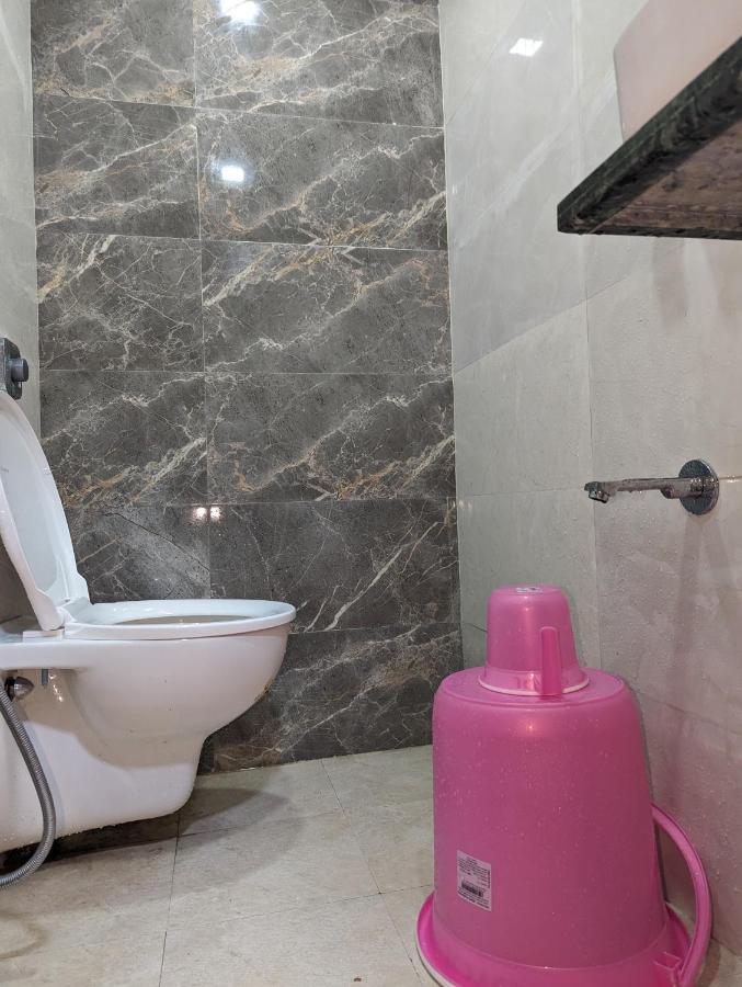 Ayala Pg Ac Deluxe1 *