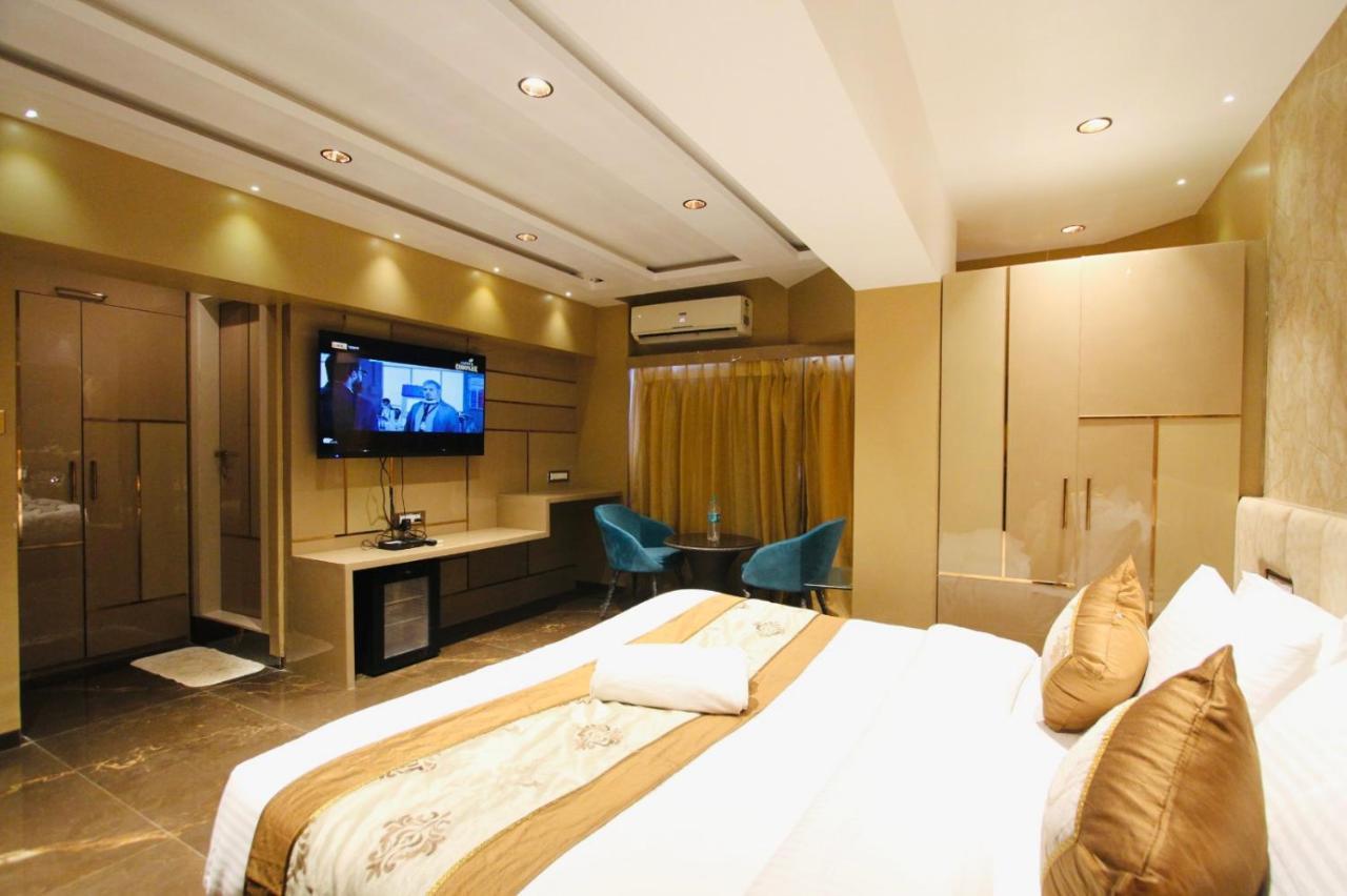 Home2 Renaissance Club Mumbai