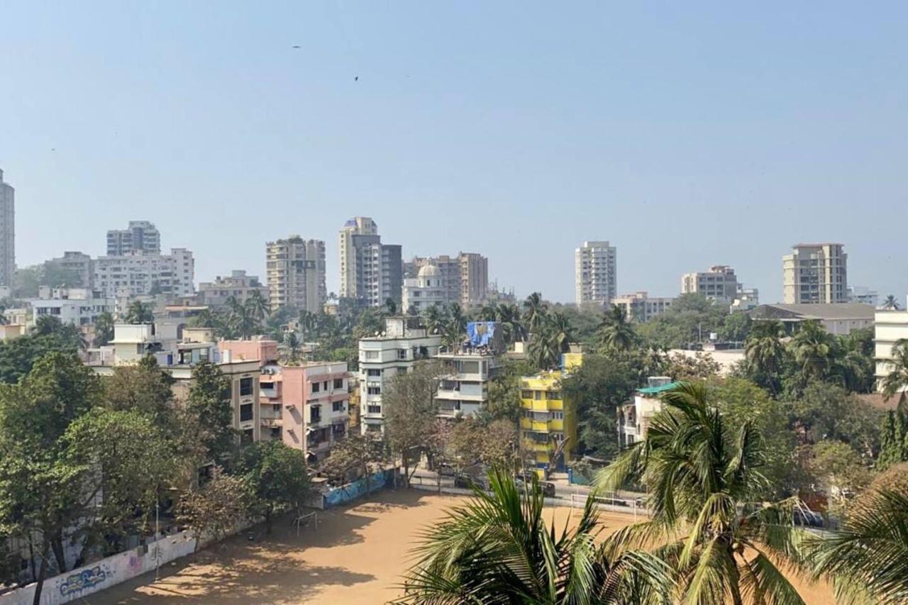 Westside 2 Bhk With Balcony At Chaple Road Bandra West By Connekt Homes Apartamento