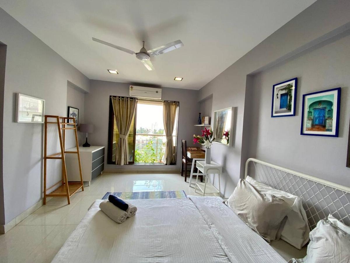 Westside 2 Bhk With Balcony At Chaple Road Bandra West By Connekt Homes * Bombaim