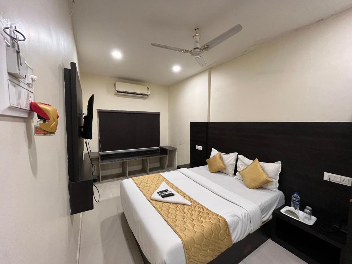 Wind Flower Regency - Near Kokilaben Hospital Hotel 3*