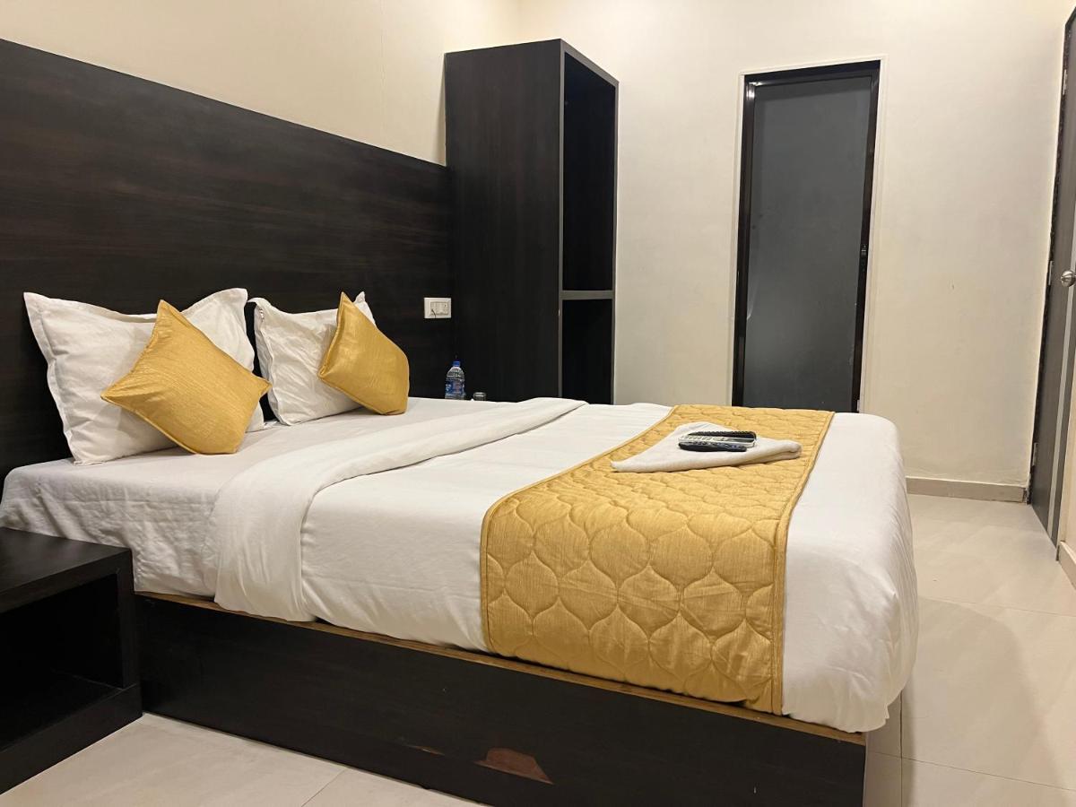 Hotel Wind Flower Regency - Near Kokilaben Hospital 3*