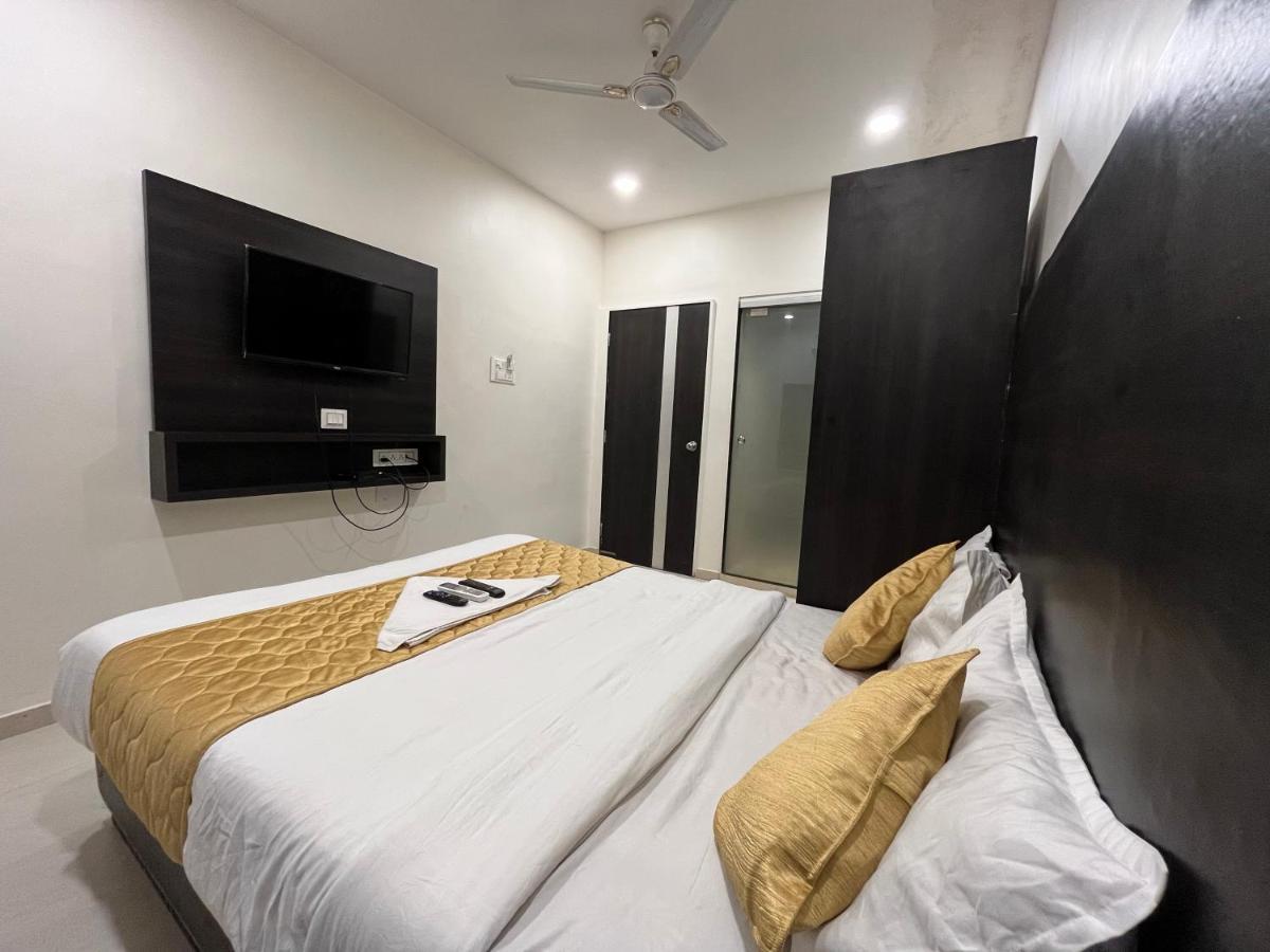 Wind Flower Regency - Near Kokilaben Hospital Hotel 3*