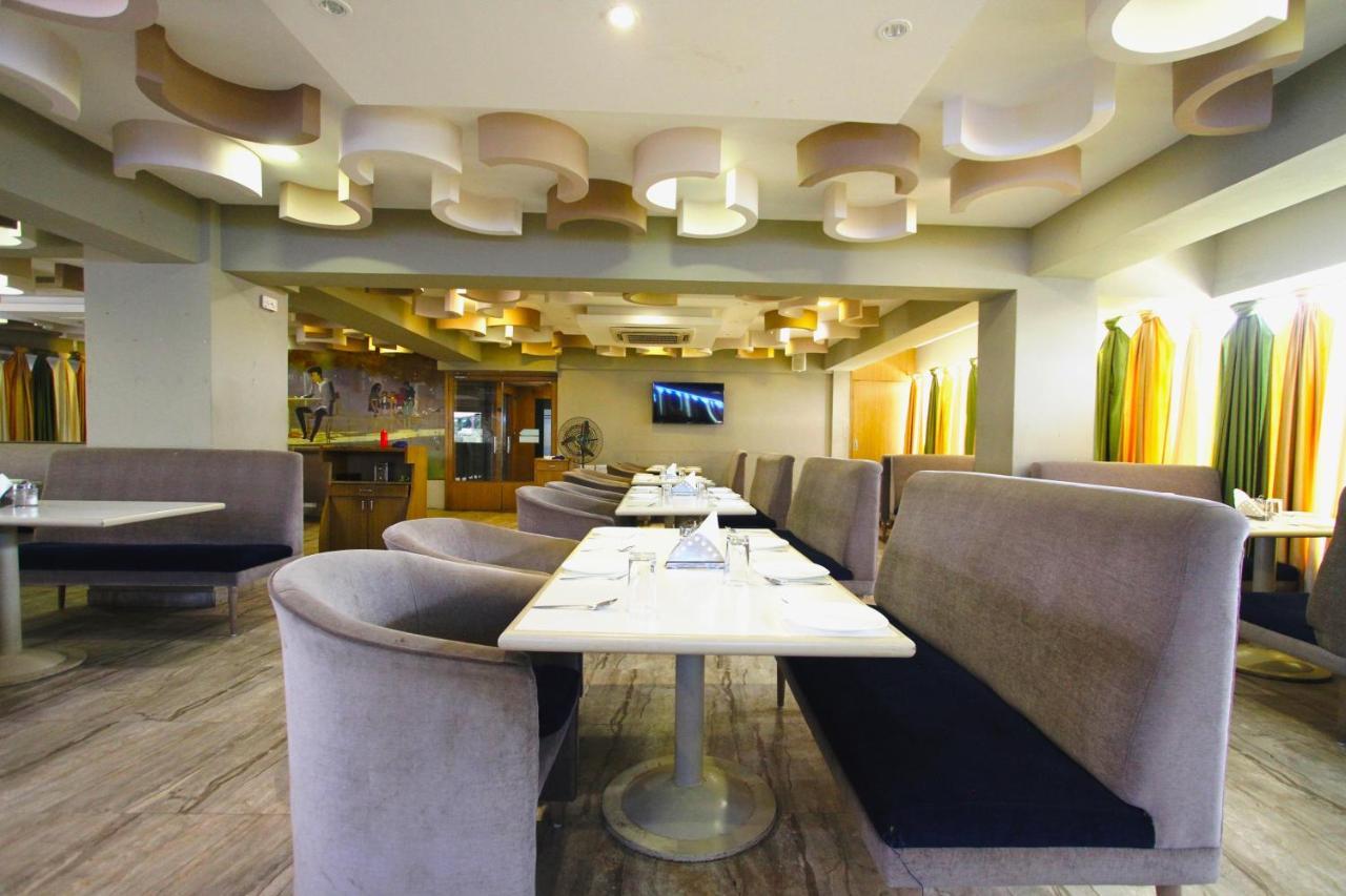 Home2 Renaissance Club Hotel 4*