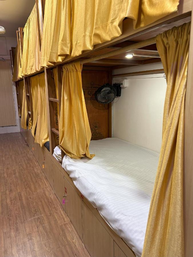 72 Hostel *