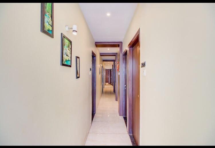 Emerald Near T2 International Airport Hotel Mumbai