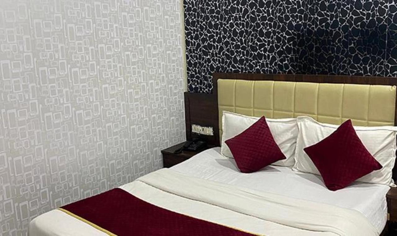 Fabexpress Ashirwad Residency 3*