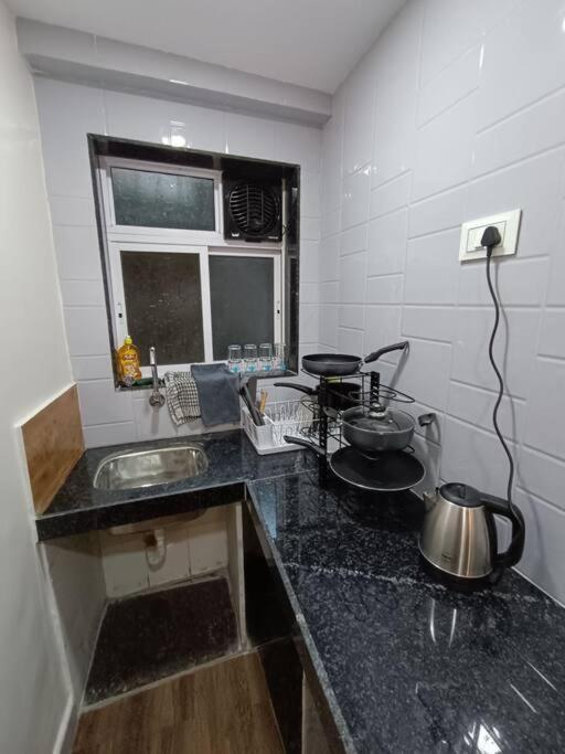 Apartment Private Studio In South Mumbai's Heart *