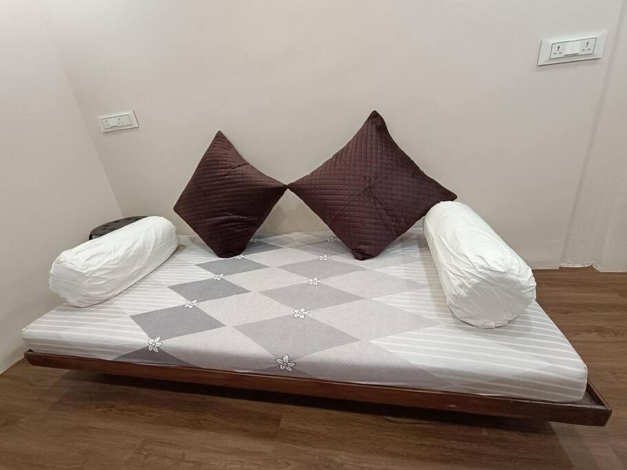Apartment Private Studio In South Mumbai's Heart Mumbai