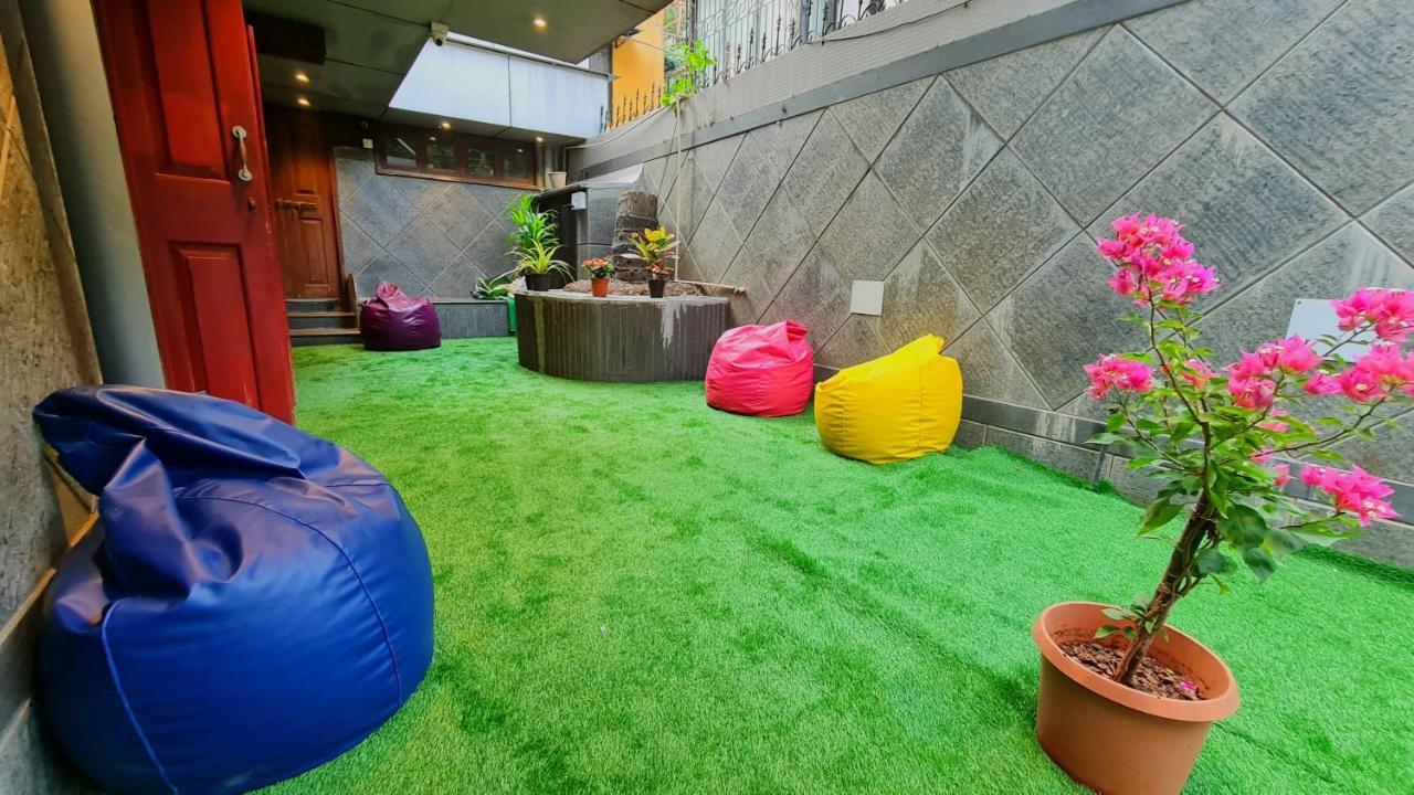 Hostel Rostel Live *