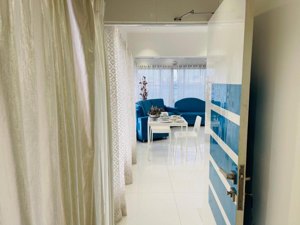 One Bedroom Apartment- Near Kokilaben Ambani Hospital, Andheri West *