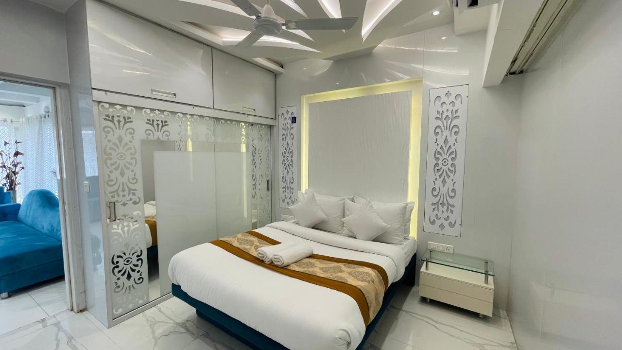 One Bedroom Apartment- Near Kokilaben Ambani Hospital, Andheri West Apartment Mumbai