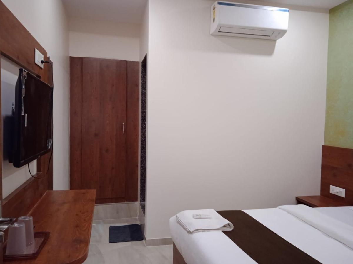 Hotel Raheja Residency Mumbai