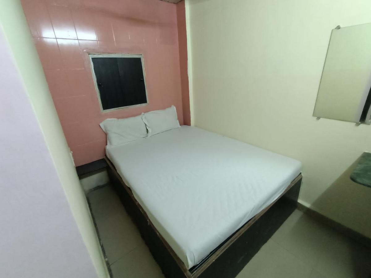 Ovo Residency Near Masjid Bunder Railway Station