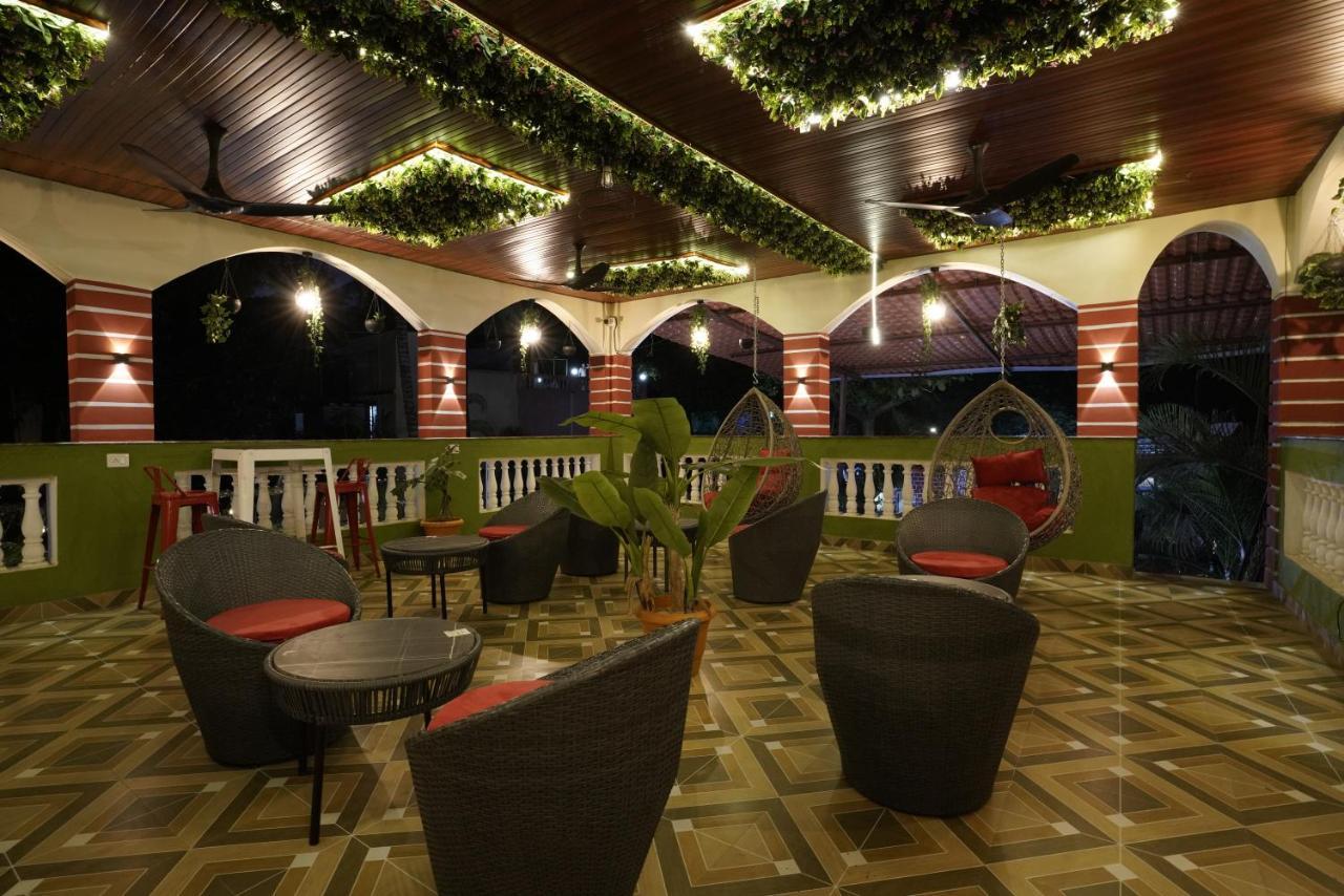 Palm Springs - Gorai Hotel Mumbai