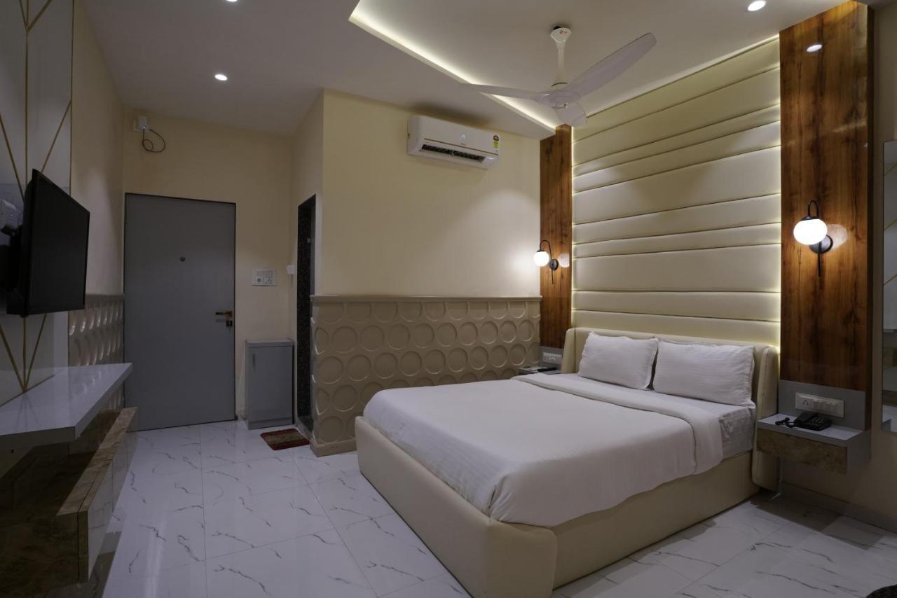 Hotel Palm Springs - Gorai *