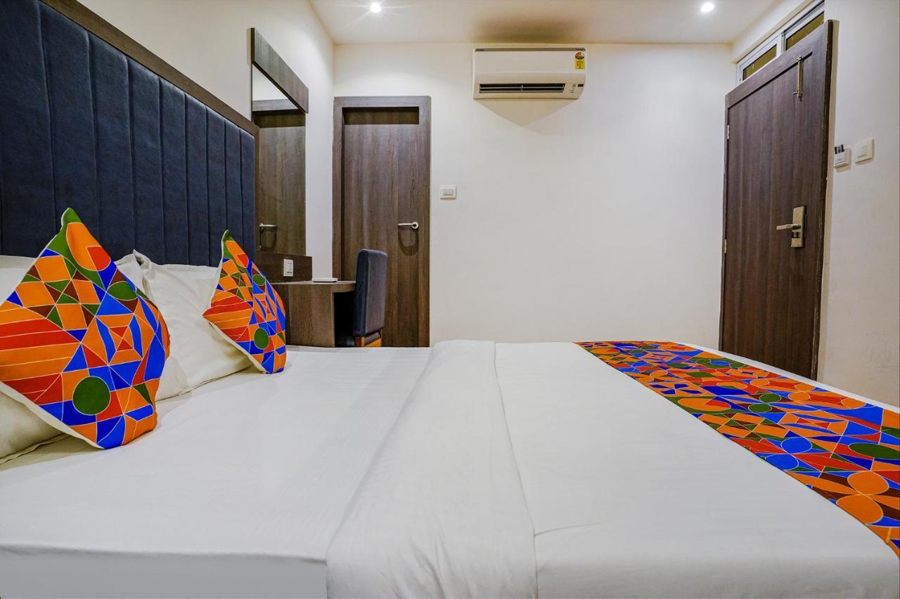 Fabhotel Royal Palace I 3*